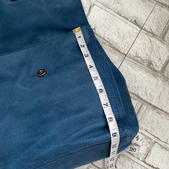 Roots Backpack - Picture 11 of 12